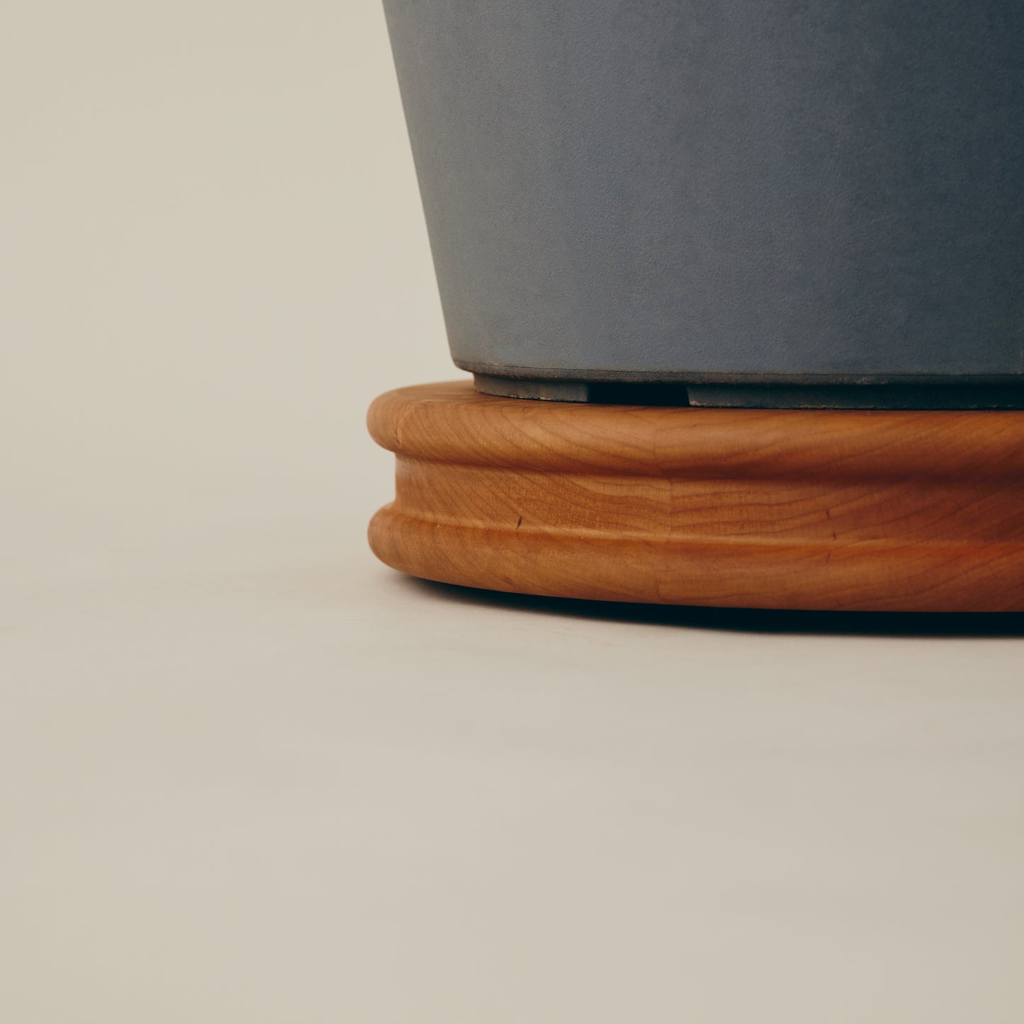 Planter Stand Low with wheels